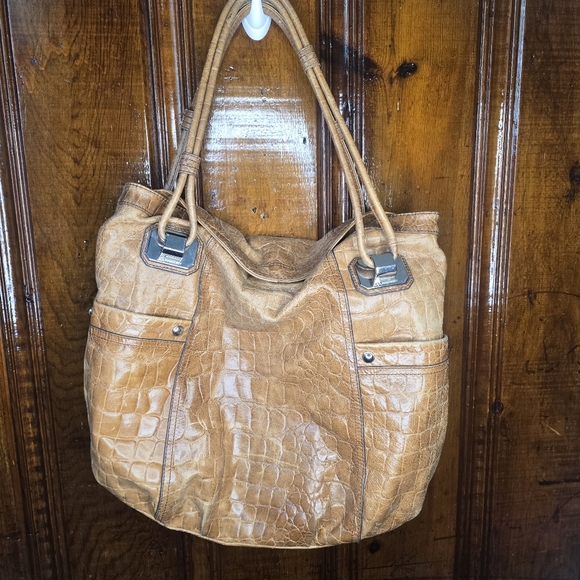 B Makowsky large, camel leather faux croc hobo bag Chunky Hardware - Picture 1 of 7